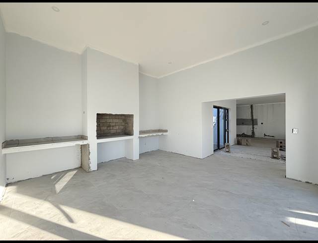 4 BEDROOM HOUSE FOR SALE IN SANDOWN
